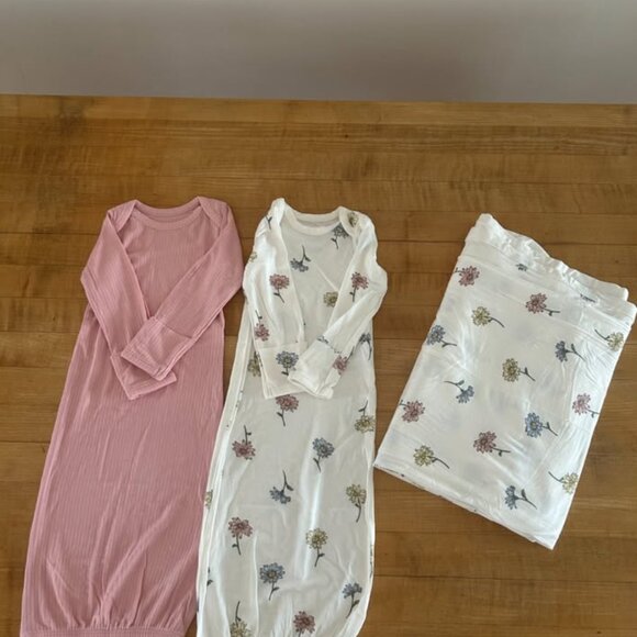 Carter's Baby Girl 2-Pack PurelySoft Sleeper Gowns - Newborn - NWOT - Picture 4 of 9
